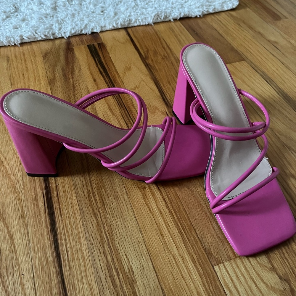 LIKE NEW - womens pink heels size 9